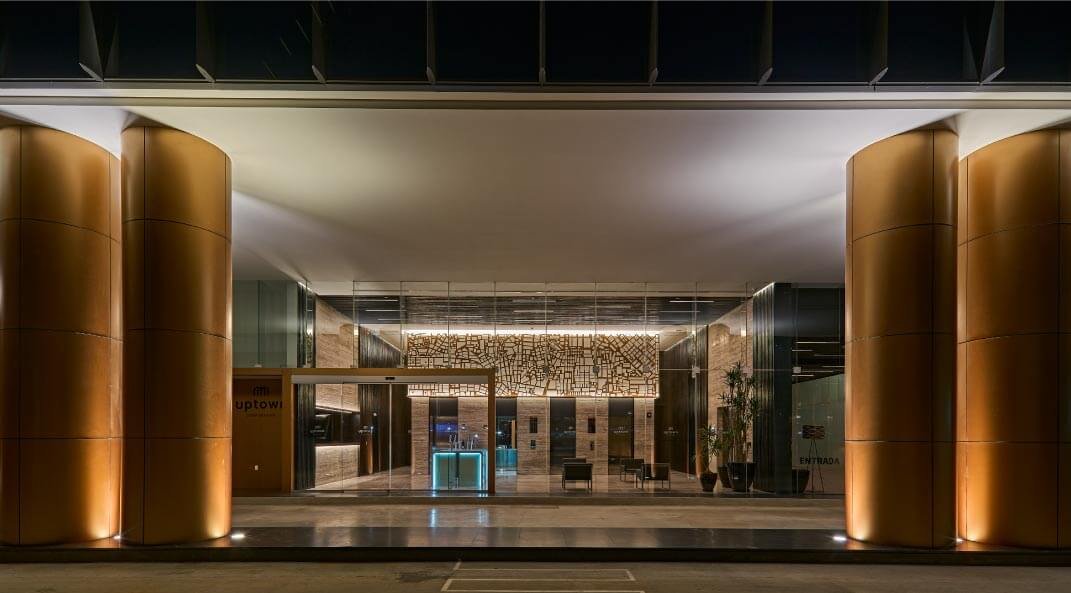 UpTown torre II, ofinas de alto nivel